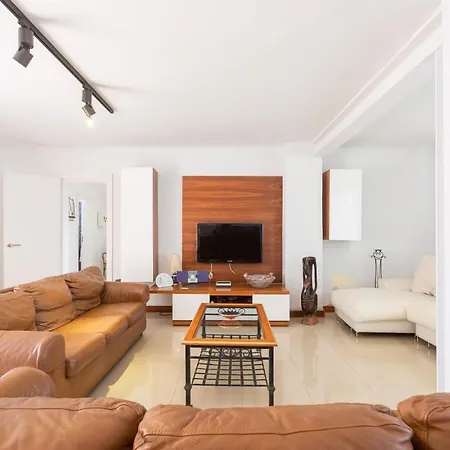 1327 La Quinta Heights